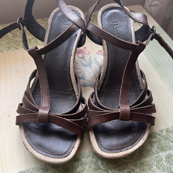 Bass brown leather 3” wedge heels sandals shoes size 7.5 - Picture 1 of 6